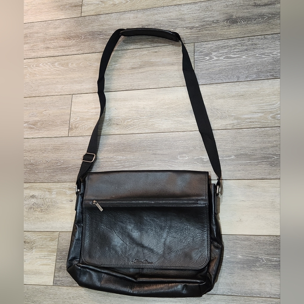 Kenneth Cole Pebbled Black Leather  Laptop Messenger Bag